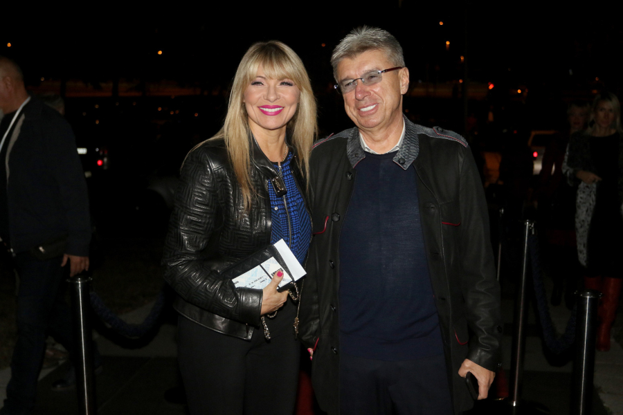 Saša Popović će biti ispraćen uz hor, više sveštenika služi opelo