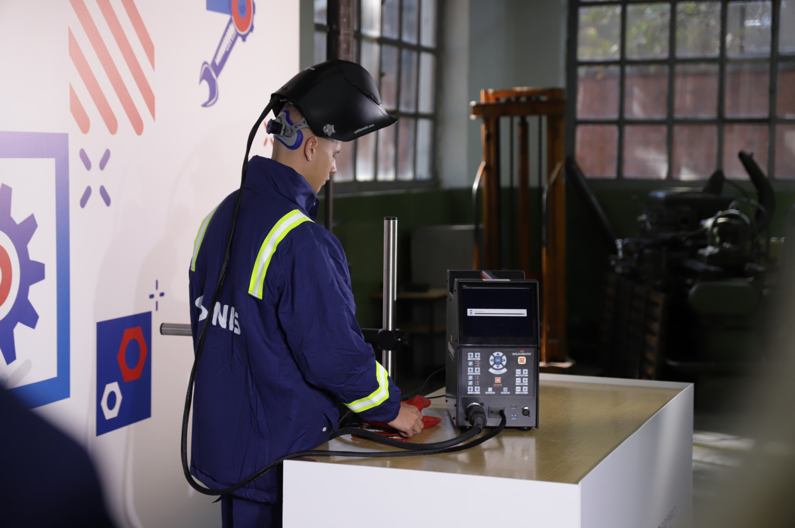 Savremena oprema za školsku radionicu tehničke škole u Kikindi: NIS omogućio učenicima obuku