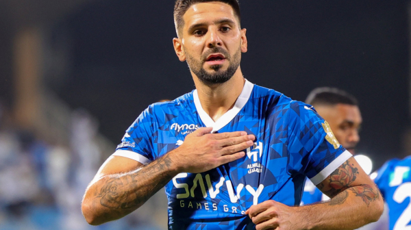 Gol-mašina Mitrović teroriše golmane po Aziji VIDEO