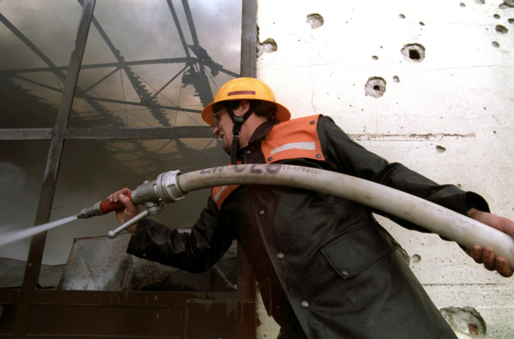 Gori poznati hotel: Na mestu požara 45 vatrogasaca VIDEO