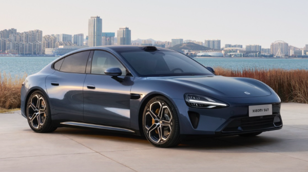 Automobil odlučio da se "bućne": Kad parkiranje pođe po zlu VIDEO