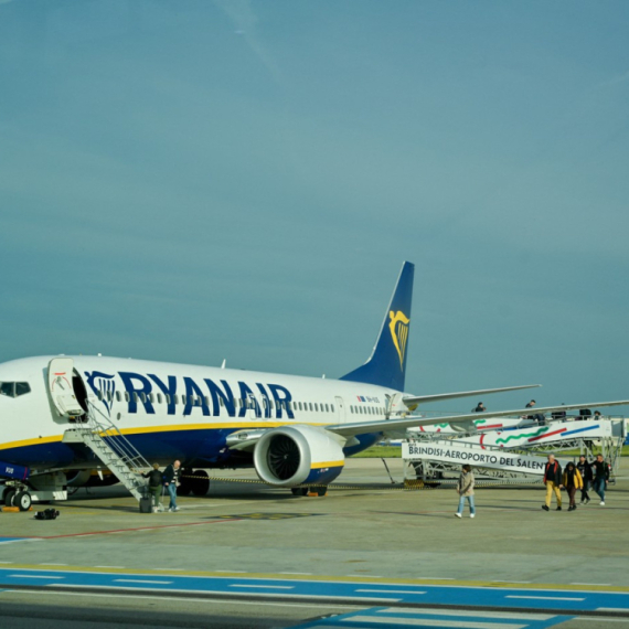 Mačka ušla u avion: Nastao haos, nisu mogli da polete dva dana VIDEO