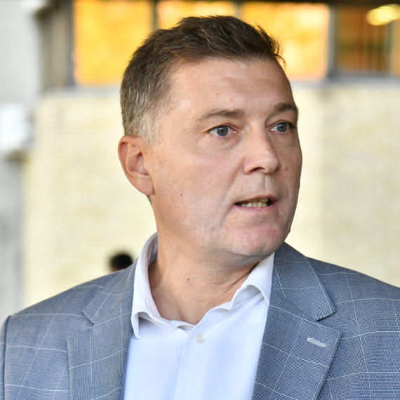 Novi haos u redovima blokadera – Zelenović napao Olenika; "Ko su ovi ljudi, koga oni predstavljaju" FOTO