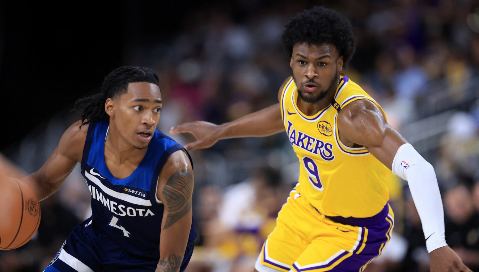 Broni Džejms rasprodao halu, ali publika nije imala šta da vidi VIDEO