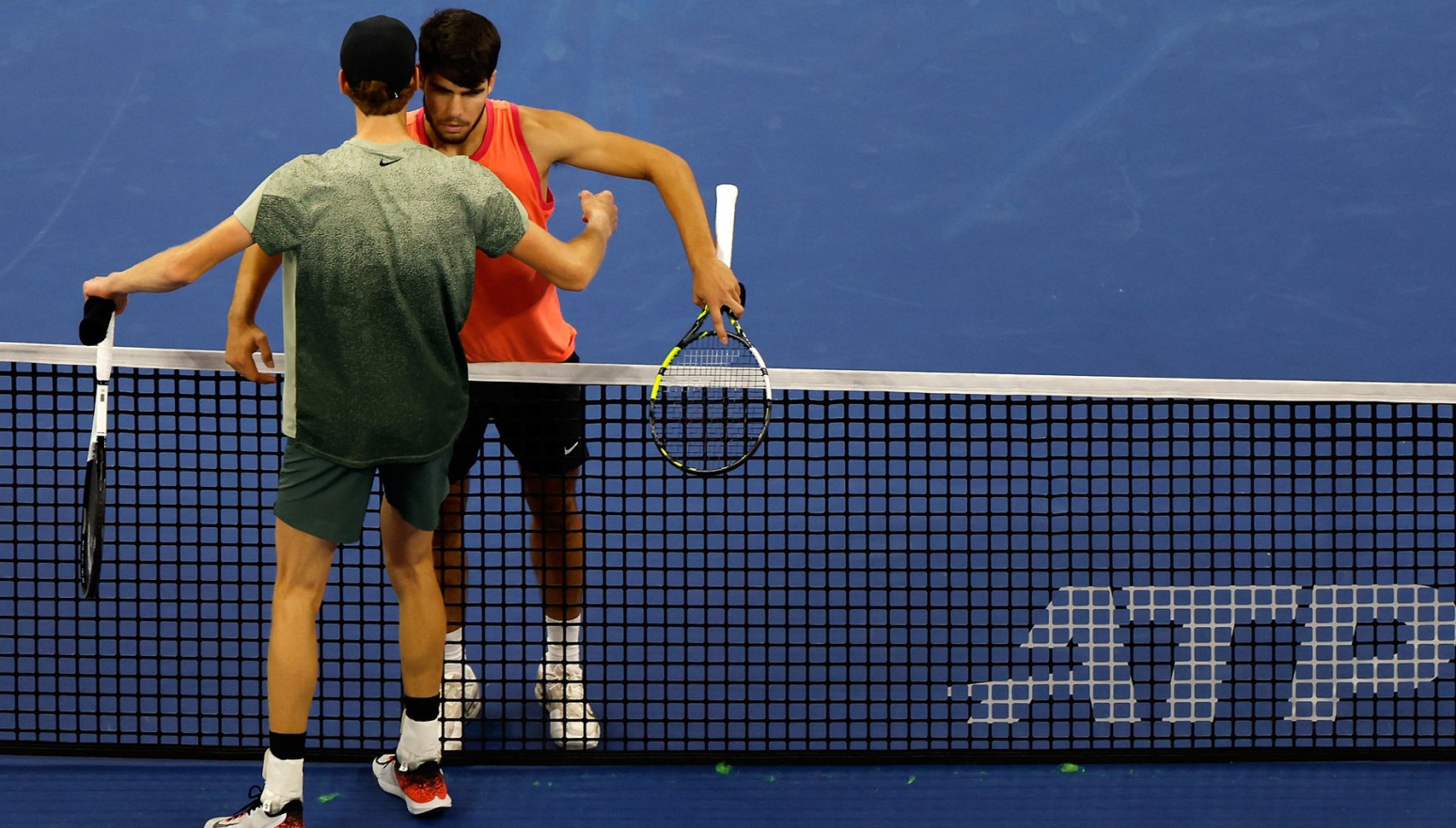 Siner: Alkaras i ja? Kao vatra i led!