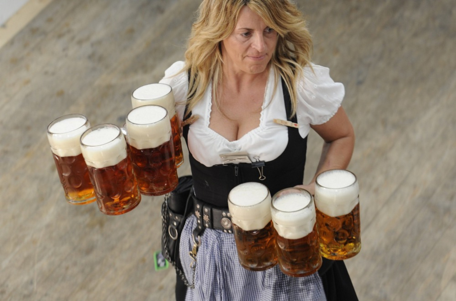 Pivo može ozbiljno da ošteti jetru: Lekari upozoravaju šta se dešava kada često posežemo za čašom