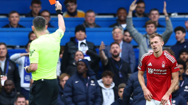 Da li je ovo najgluplji crveni karton koji ste ikada videli? VIDEO