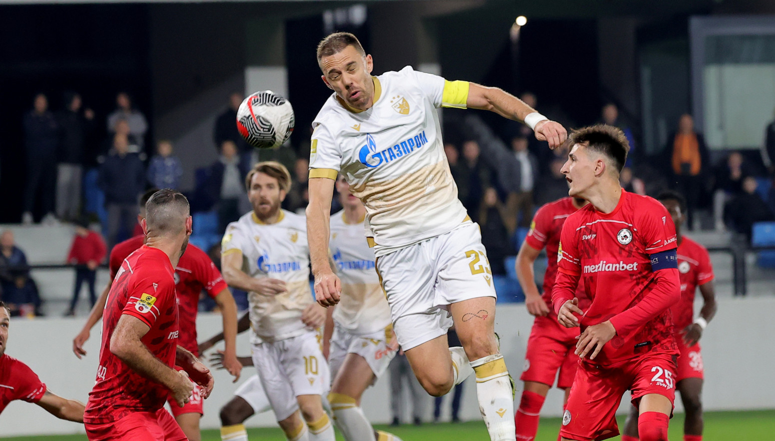 Kapiten Rodić od tragičara do heroja – kiks za gol sa skoro pola terena, pa jedan za pobedu