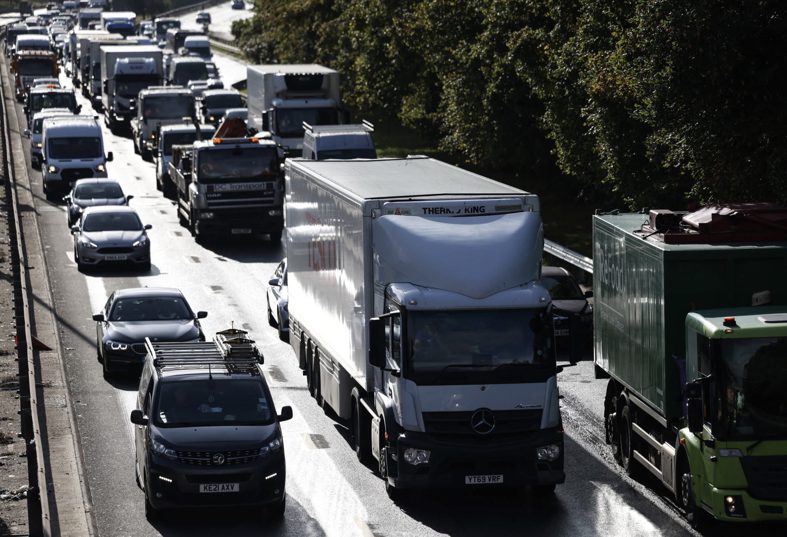 Kamioni na izlazu iz Srbije čekaju do sedam sati, putnička vozila bez zadržavanja