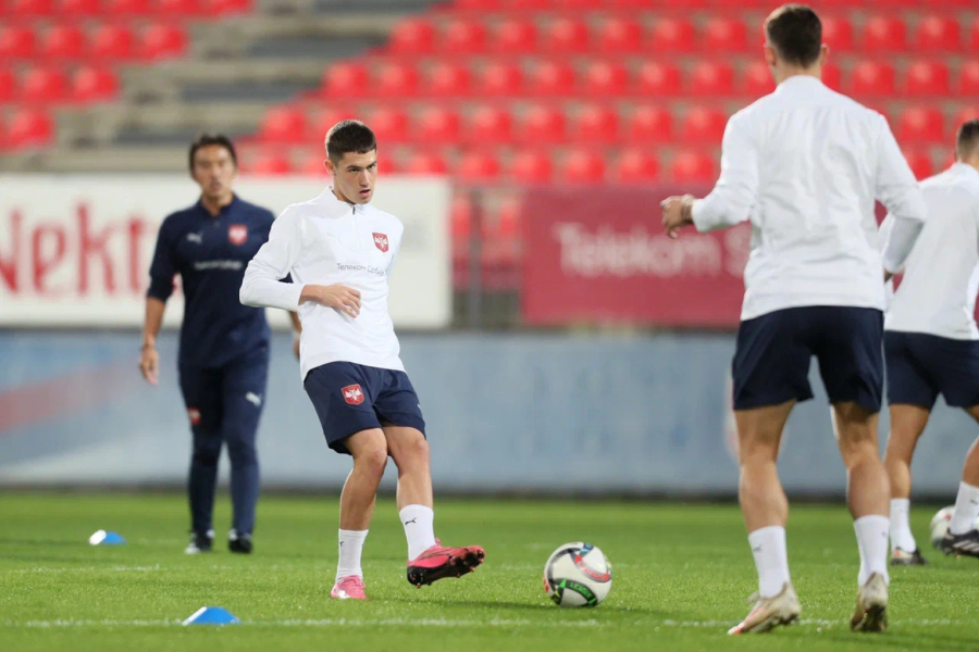 Zovu ga Mesi, a idol mu je Mitrović – Maksimović debituje za Srbiju VIDEO