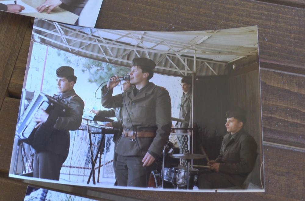 Od sledeće godine obavezan vojni rok, a da li će se vratiti i ispraćaji? Nekada su to bile prave fešte