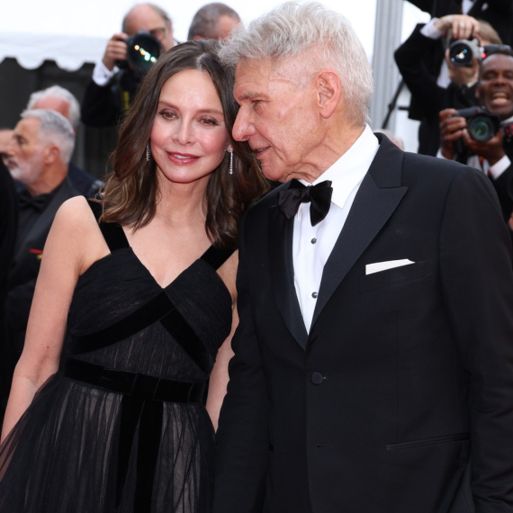 Legendarni glumac otkrio tajnu uspešnog braka sa 23 godine mlađom lepoticom