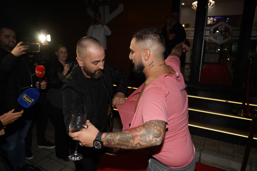 Darko Lazić izveo suprugu i ćerkicu iz porodilišta: Srna je ista kao tata