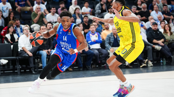 Drama, tuča i pobeda Fenera – Efes pao u turskom derbiju; Gudurić 8 poena, Boban presedeo