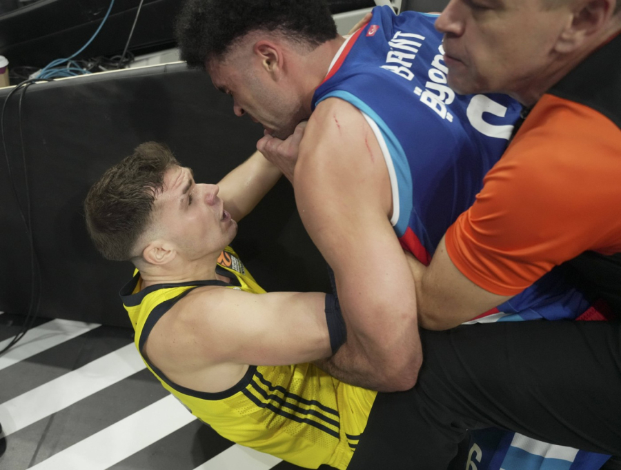 Skandal: Brajant ugrizao Biberovića FOTO