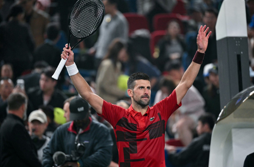 Novak jači od poletnog Čeha, uspavanih sudija i bola u kolenu: Srbin u polufinalu Šangaja!