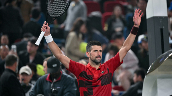 Novak jači od poletnog Čeha, uspavanih sudija i bola u kolenu: Srbin u polufinalu Šangaja!