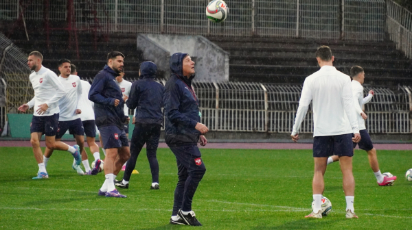 Ni kiša ovakve "Orlove" ne može da poremeti: Sjajna atmosfera na "Čairu" FOTO
