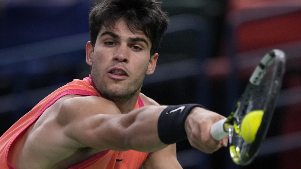 Znaju šta valja – Federer i Alkaras gledaju Đokovića i Sinera VIDEO