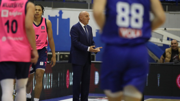 "Nisam bio sa ekipom tri dana, u Beogradu nije bilo smeštaja"