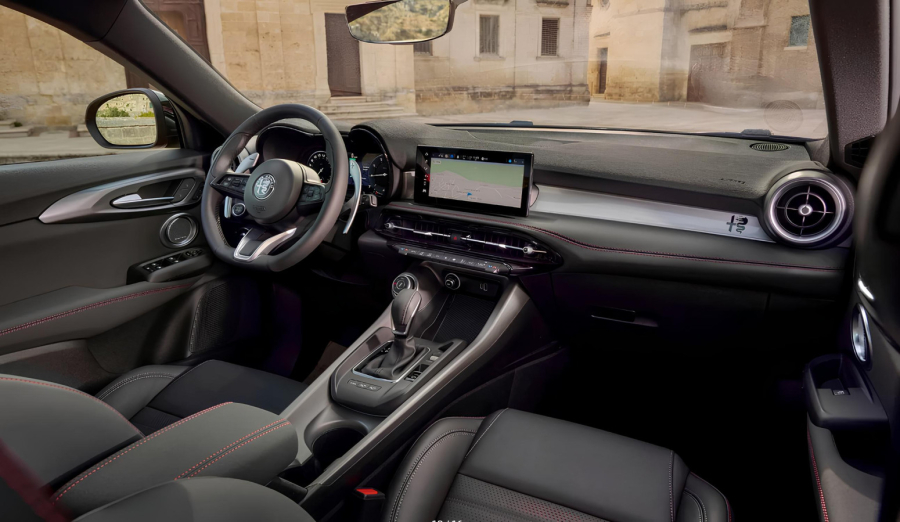 Alfa Romeo Tonale dobija unapređeni enterijer FOTO