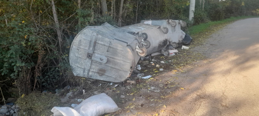 Uništeno čačansko groblje: Nepoznati počinioci napravili haos FOTO