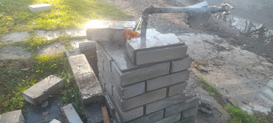 Uništeno čačansko groblje: Nepoznati počinioci napravili haos FOTO