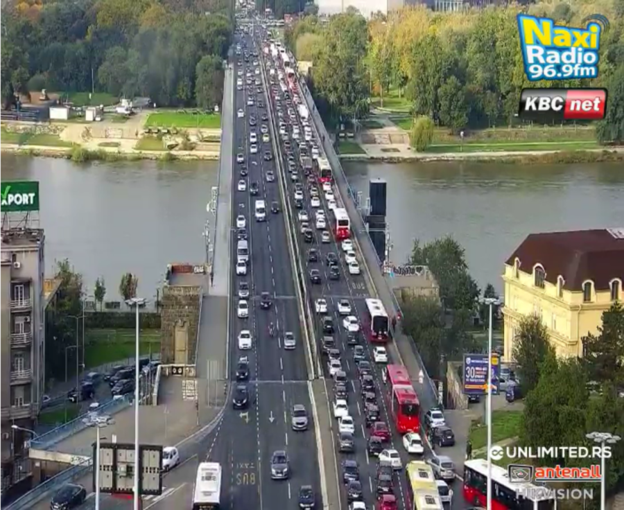 Lančani sudar na Brankovom mostu: 12 osoba povređeno FOTO/VIDEO