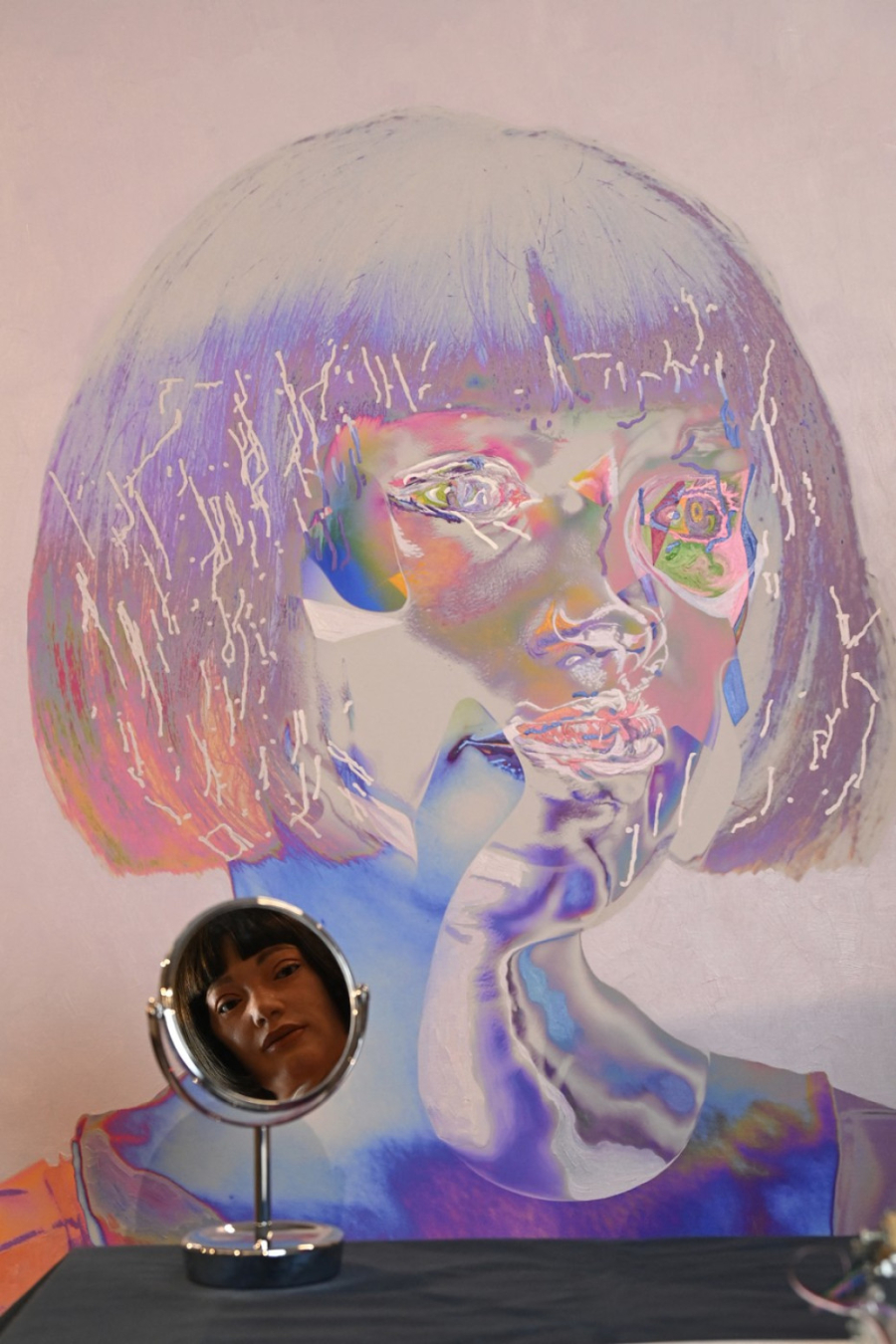 Umetničko delo humanoidnog robota umetnika biće ponuđeno na aukciji u Londonu FOTO