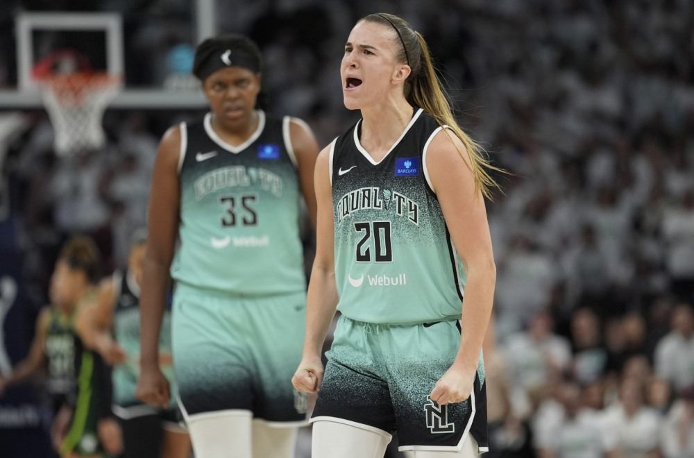 Sabrina "ženski Kari" Jonesku pogodila trojku karijere VIDEO