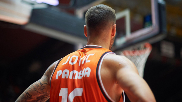 Gospodski potez Valensije – u čast preminulog oca Stefana Jovića FOTO