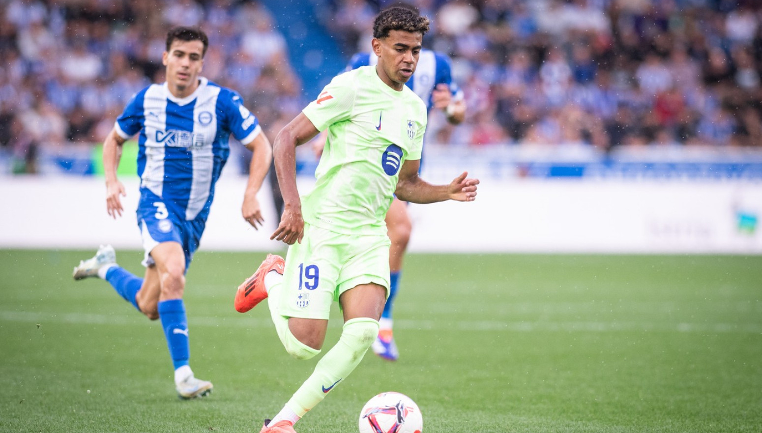 Barselona u dugovima do guše, ali je odbila 250 miliona za Jamala VIDEO