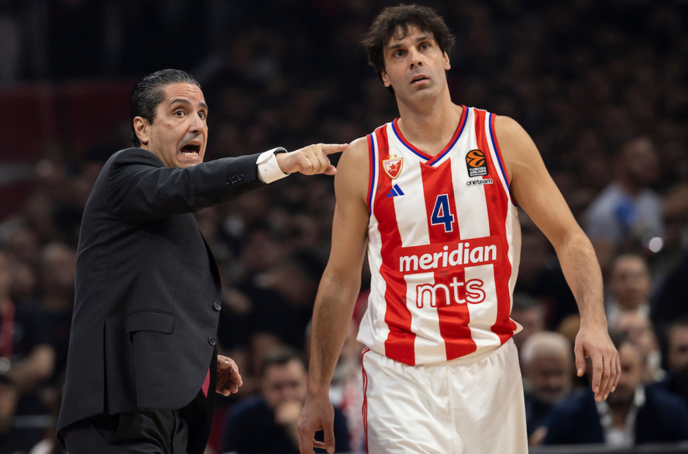 Šok: Pas na parketu Arene FOTO