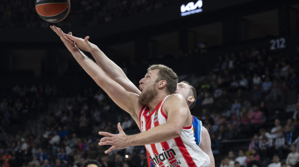 Furnije tragičar – Efes se na pogon Larkina odbranio od Olimpijakosa