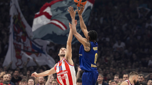 Prvi poraz Zvezde, Panter utišao Arenu; Sferopulos: "To je moja odluka"; "Neću o sudijama"