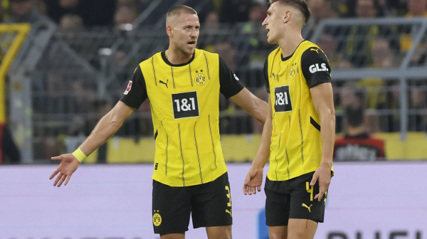 Dortmund se mučio protiv fenjeraša ali uzeo tri boda