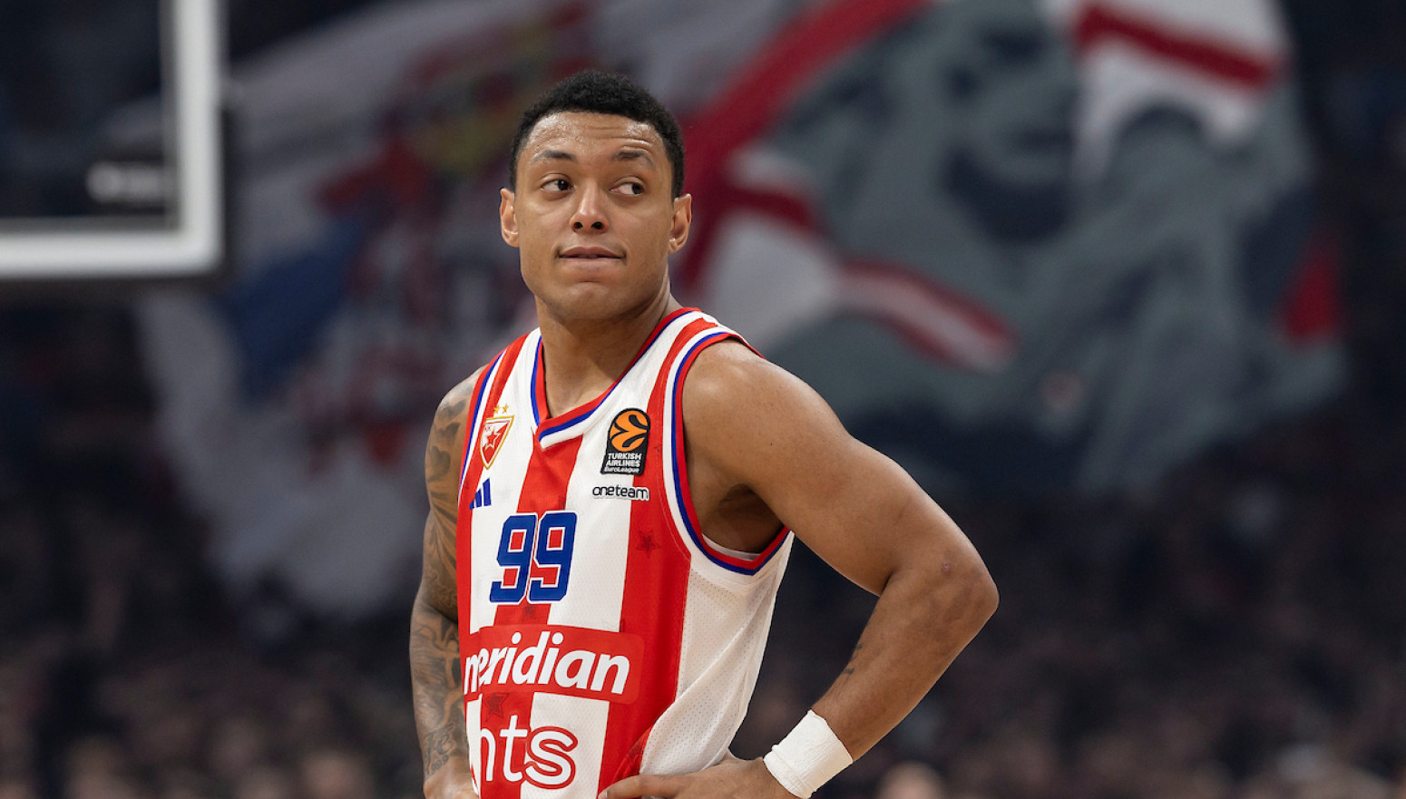 Jago posle 2/8 ostao u hali VIDEO