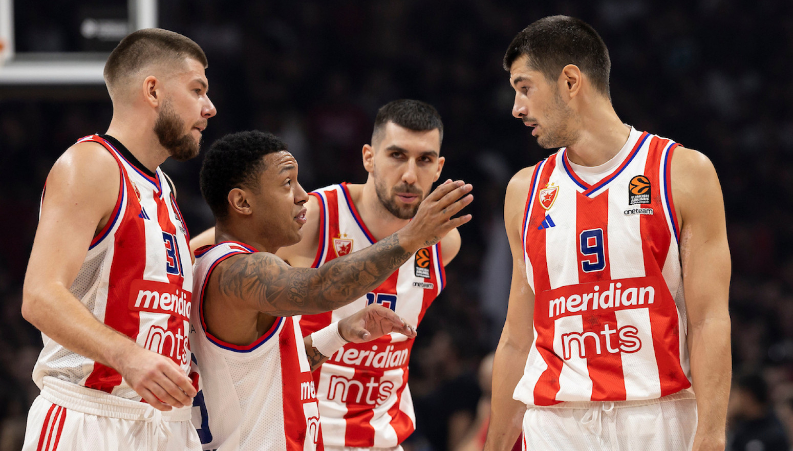 Zvezda poravnava račune