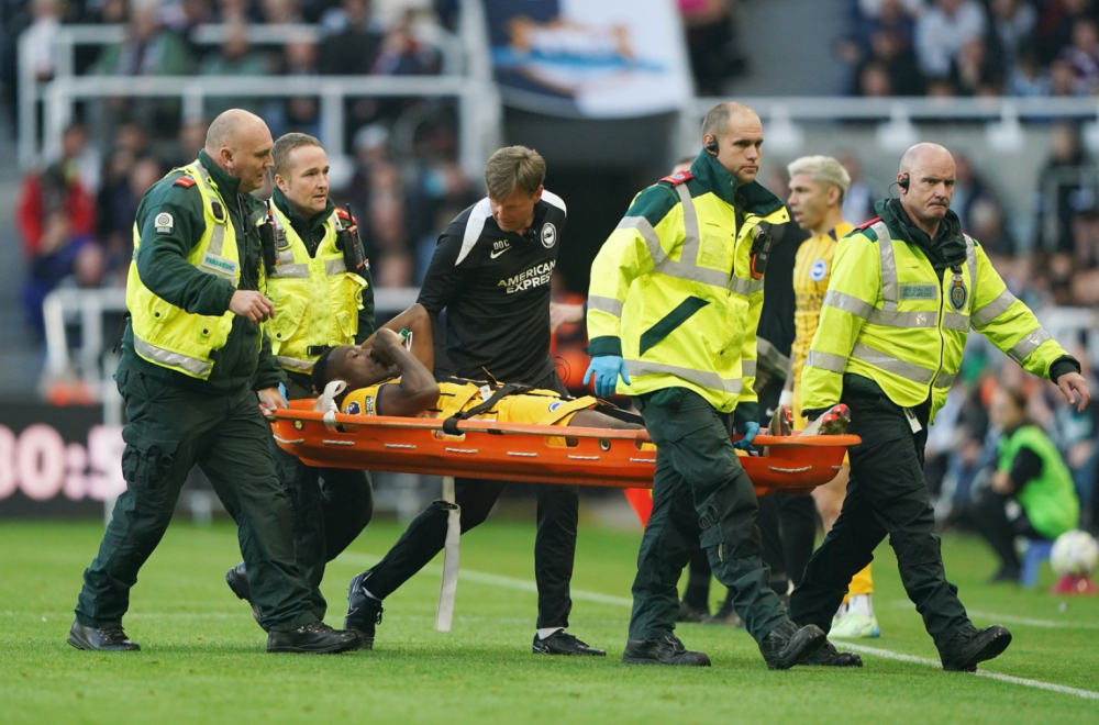 Drama u Premijer ligi – Velbek na nosilima i na kiseoniku FOTO