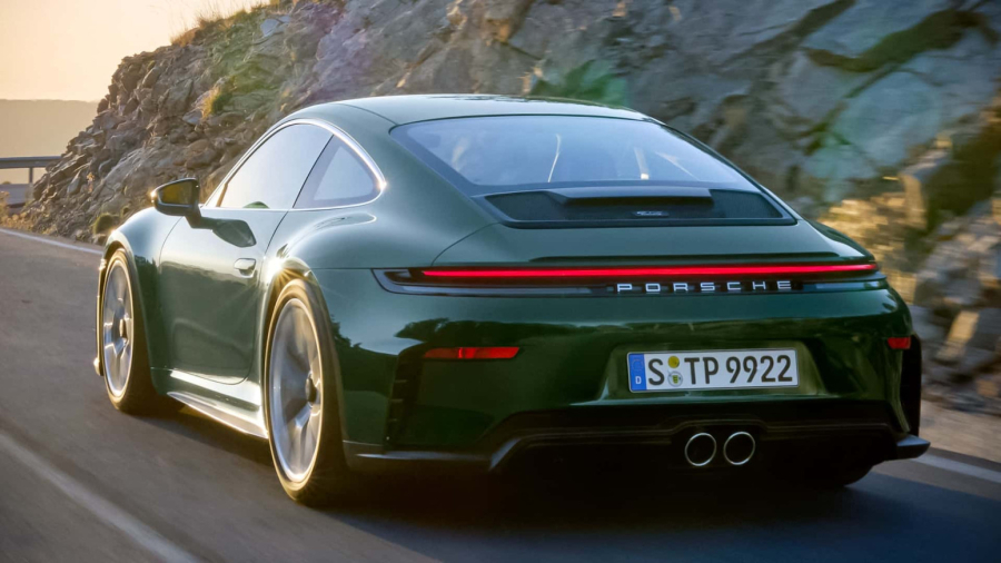 Zver lišena elektrifikacije: Porsche osvežio 911 GT3 FOTO