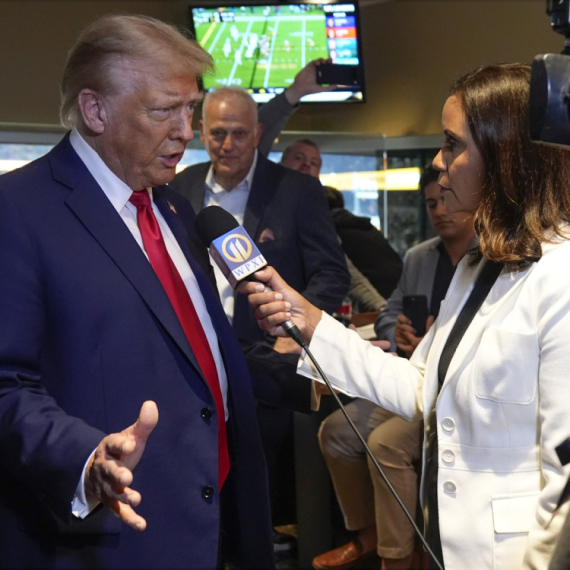 Haris ili Tramp: Ko vodi?