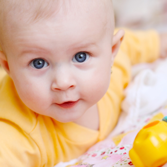 Bebe vide ono što odrasli ne mogu da vide: Da li ste znali?