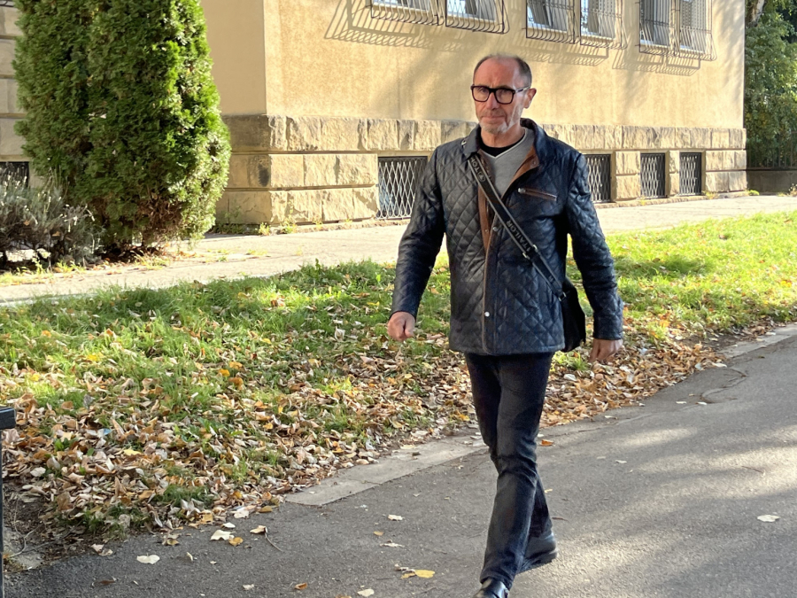 The trial of Uroš Blažić continues; Families in front of the court; Father of murdered girl in Ribnikar came