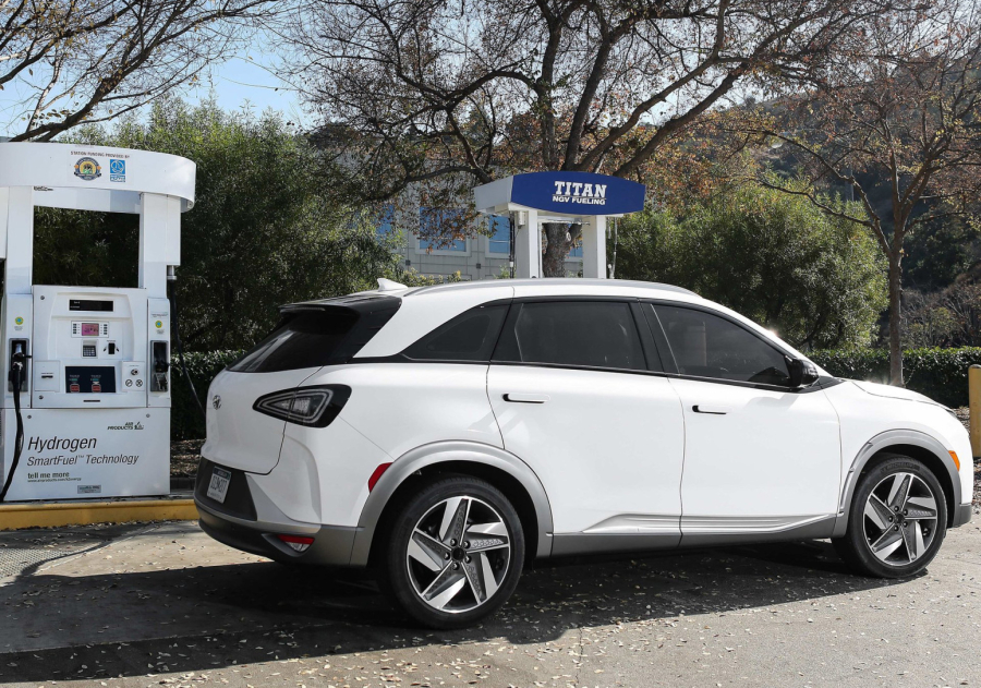 Za svaki slučaj: Upozorili vlasnike da parkiraju auto na otvorenom, dalje od objekata