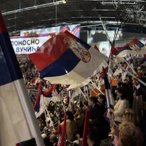 SNS priprema velike mitinge u Beogradu i Novom Sadu od 26. do 28. juna