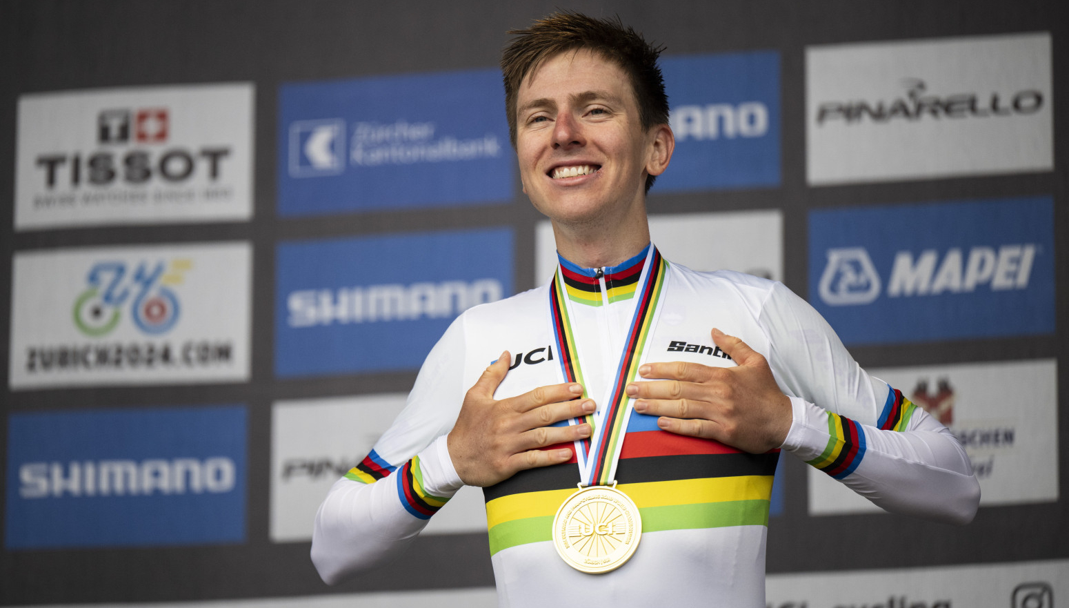 Pogačar u Emirejtsu do 2030.