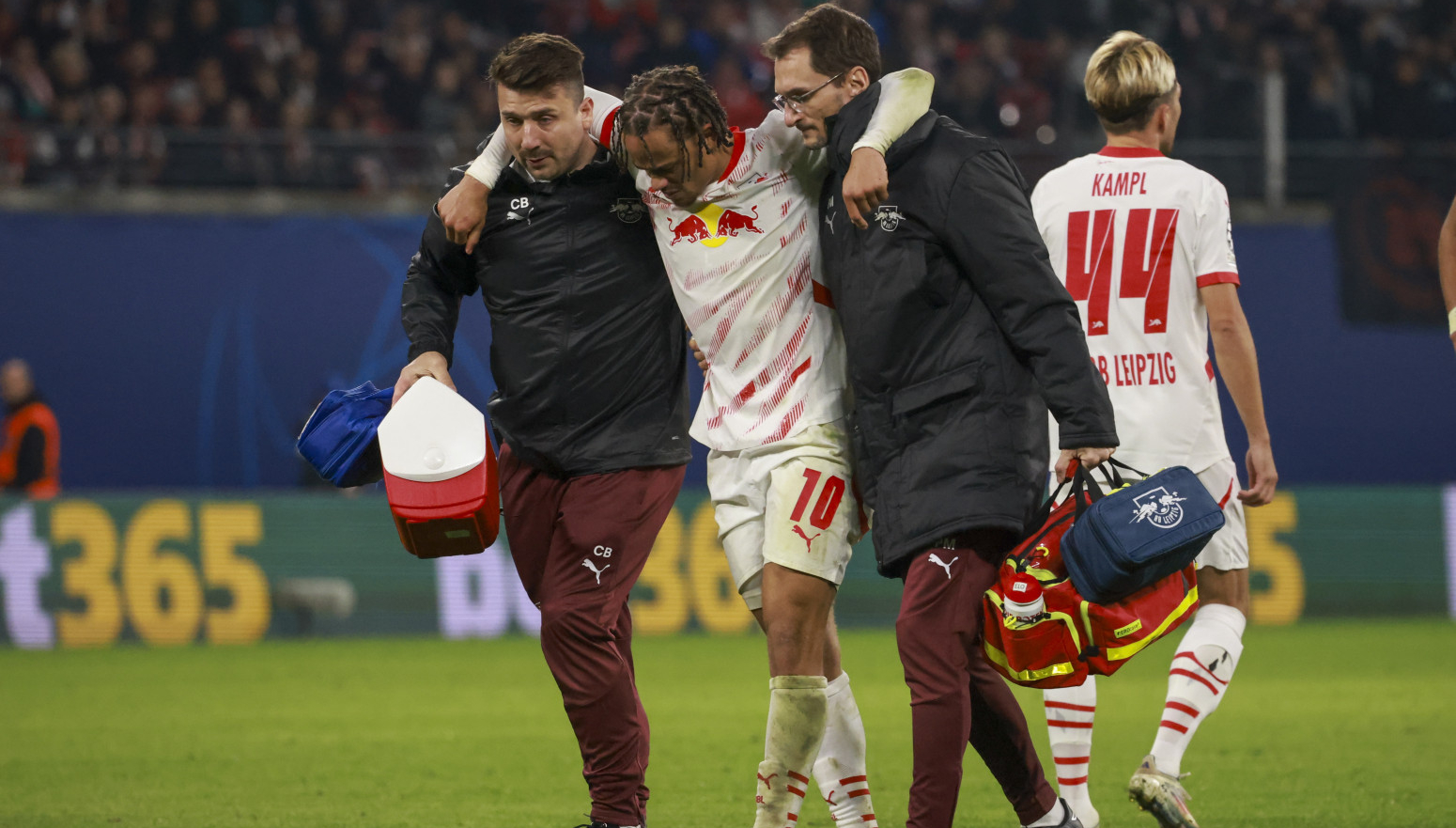 Simons van terena nekoliko nedelja