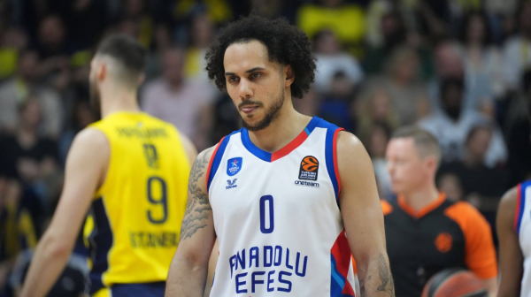 Mirotić teško povredio Larkina – glavobolja za EL selektore FOTO