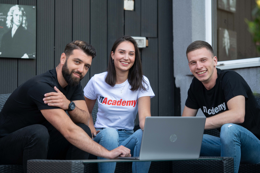 Nastava počinje 1. novembra: Osigurajte svoje mesto na ITAcademy dok još ima slobodnih mesta