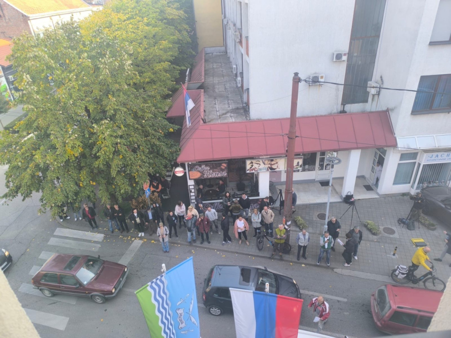 Skandal u Loznici: Đilasova opozicija napravila haos; Mržnja i iživljavanje nad ženama na delu FOTO